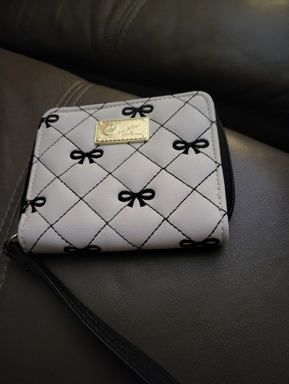 Betsey Johnson bow wallet